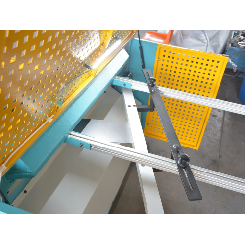 Ножиці гільйотинні механічні CKEMSA ERGM 1320x2,5