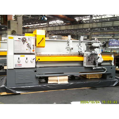 Токарно-гвинторізний верстат ZMM C11MCx1000