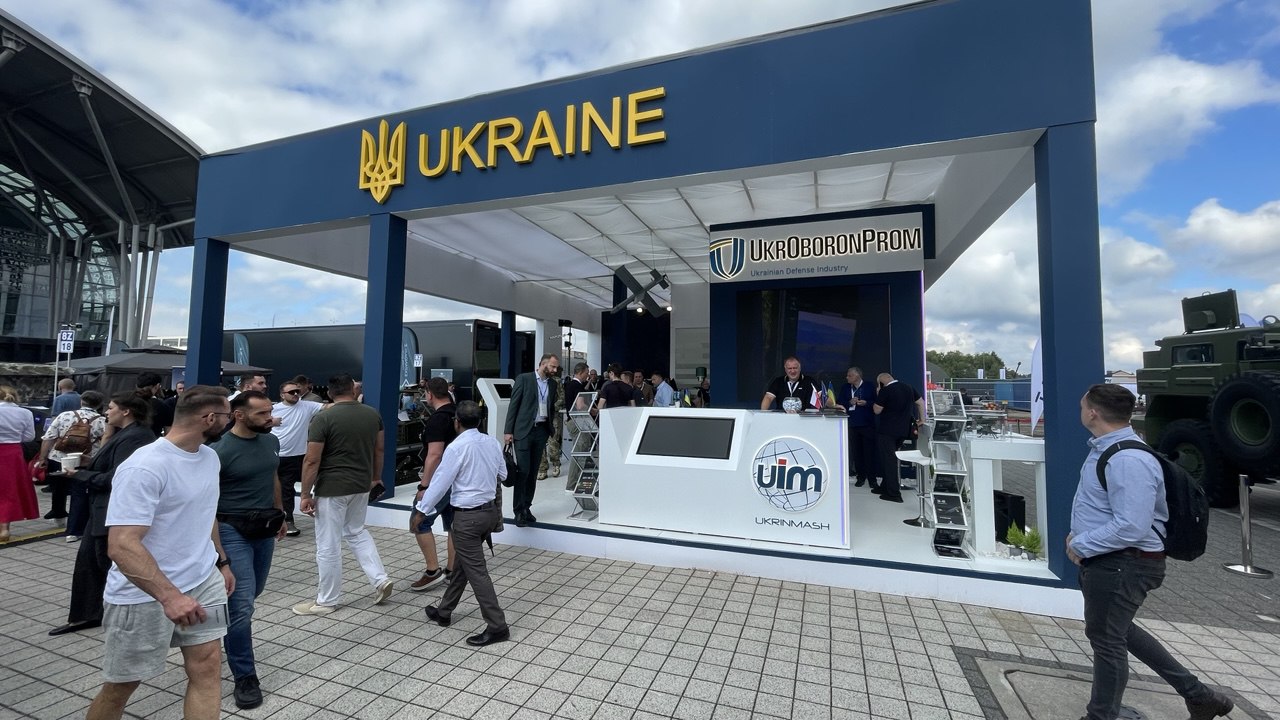 Дробеметна установка на виробництві
